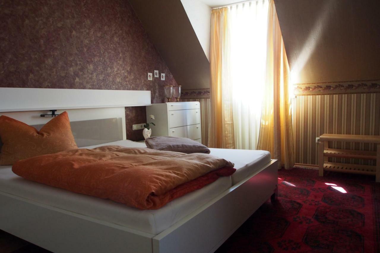 Ferienwohnung Meintzinger フリッケンハウゼン・アム・マイン エクステリア 写真